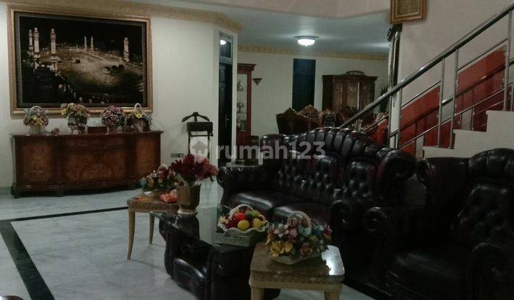 Rumah Mewah Dengan Kolam Renang  Di Pejaten Jaksel 2