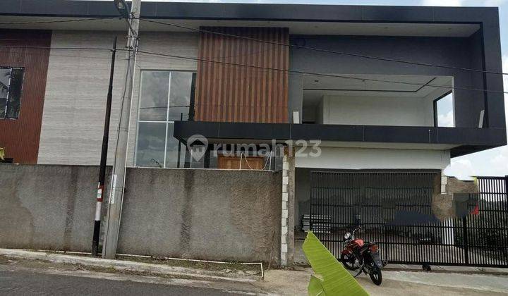 Rumah Mewah Bangunan Baru Di Kuningan Jawa Barat 1