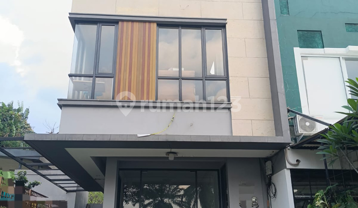 3-Storey Shop House in Legenda Wisata 1