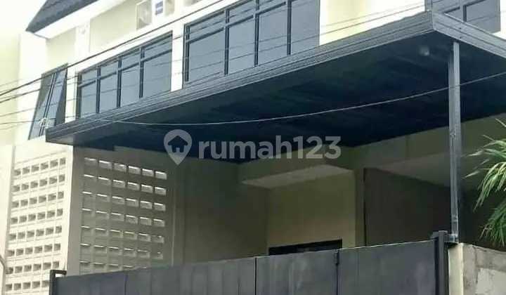 Jual Rumah 2 Lantai Siap Huni Semi Furnished