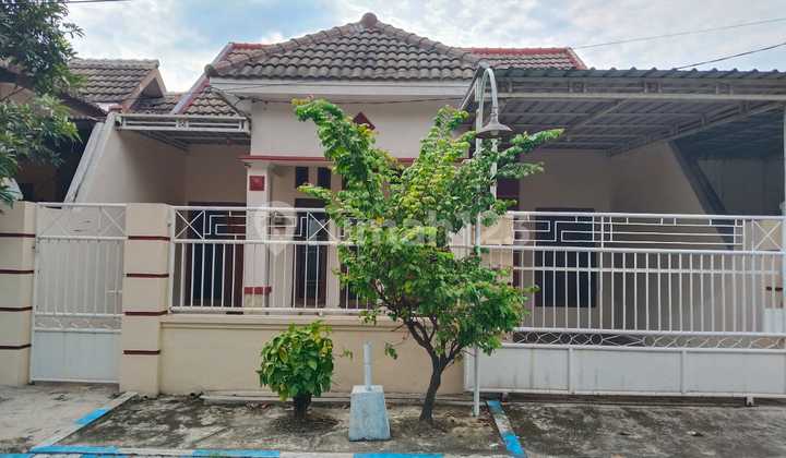 Sell Ready-to-Occupy House Near Surabaya Strategic Location