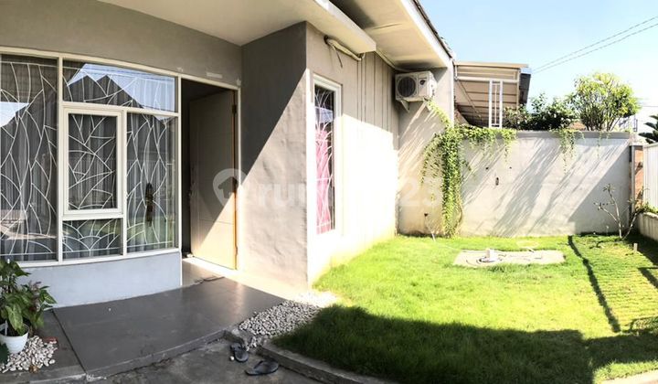 For Sale Ready-to-Use House Comfortable Environment Close to Surabaya 2