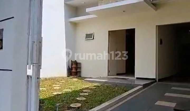 Dijual Rumah Kutisari 2 Lantai Mewah Modern Terawat Siap Huni Tengah Kota Surabaya 2