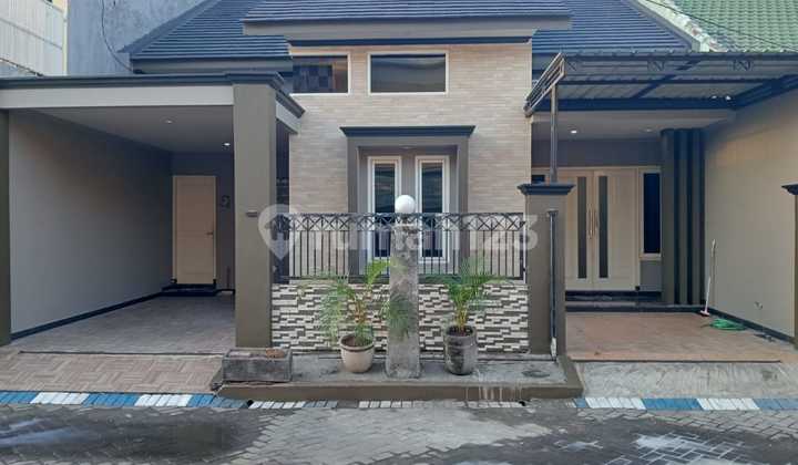 Jual Rumah Full Renovasi Siap Pakai Lokasi Strategis Perum Rewwin