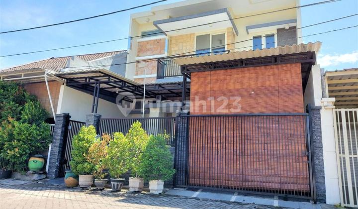 Jual Rumah Exclusive Siap Huni 2lantai Semi Furnished 