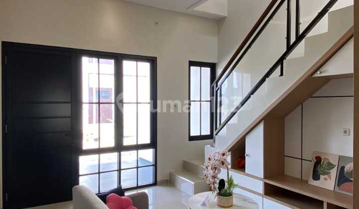 Sell Luxurious 2-Storey House Strategic Location Near Galaxy Mall 2