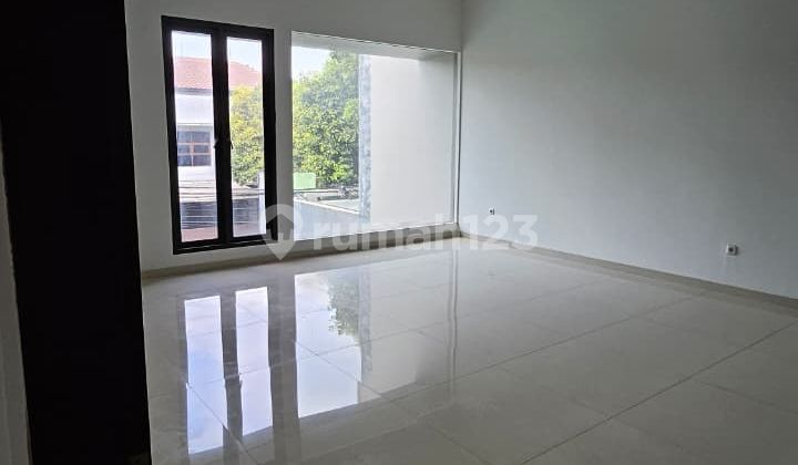 Large 2-Story House Ready to Occupy in Batununggal, Bandung 2