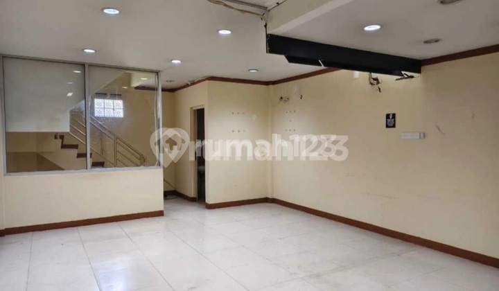 For Sale/Lease Ready-to-Use 3-Story Shop House Metro Indah Mall Bandung 2