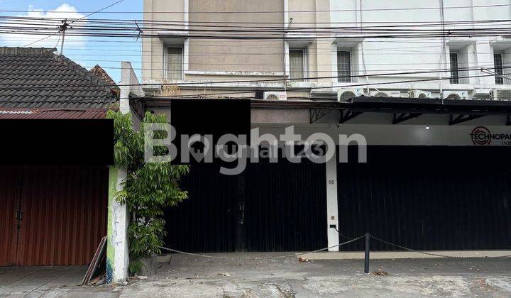 RUKO MURAH 3 LANTAI BONUS RUMAH CANTIK 2 LANTAI LOKASI STRATEGIS DI PINGGIR JALAN DI PUSAT KOTA YOGYAKARTA