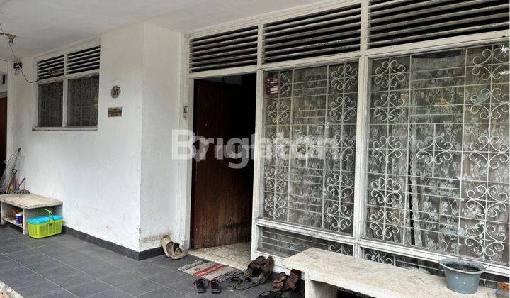 RUMAH CANTIK LUAS KAMAR BANYAK LOKASI STRATEGIS DI PINGGIR JALAN DI PUSAT KOTA YOGYAKARTA 1