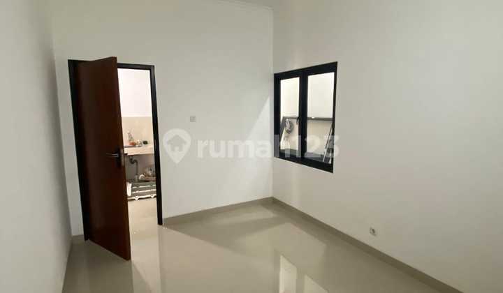 Rumah Baru Hook 2 Lantai Arcamanik Kota Bandung 2