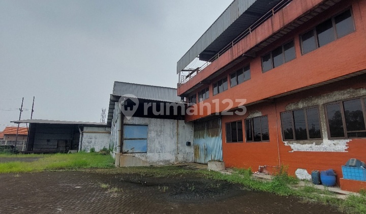 Pabrik/gudang Raya Gilang