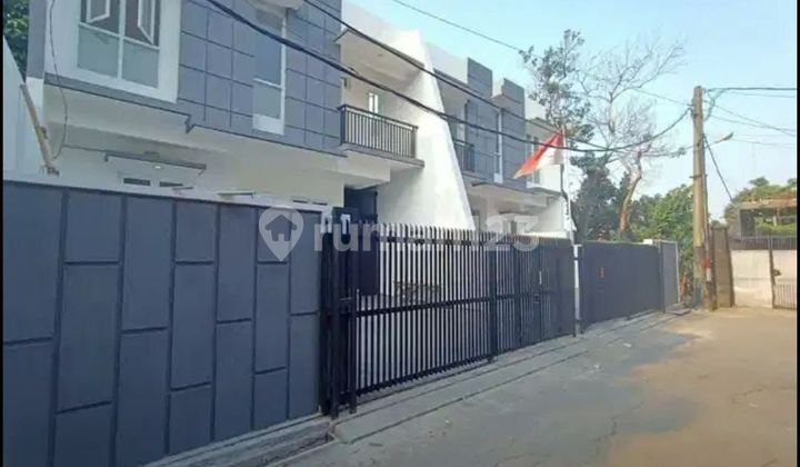 Dijual Rumah  Baru Bagus Mewah 2 Lantai Siap Huni Strategis Bebas Banjir Di Jatiwaringin 2