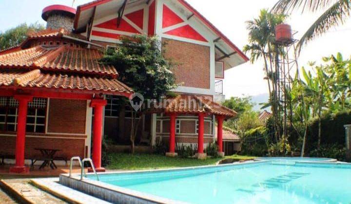 Villa cantik Cisarua puncak bogor bergaya eropa 1