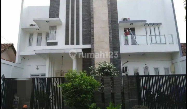 Di Jual Rumah Mewah 2 Lantai Ada Swimminh Pool Strategis Siap Huni Bebas Banjir Harga Terbaik 2