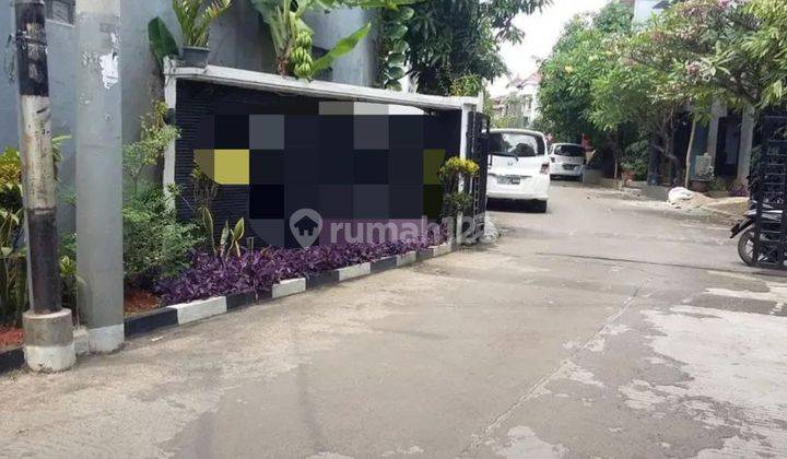 Di Jual Rumah Dalam Cluster Bagus 3 Lantai Murah Strategis di Kramat Jati Jakarta Timur 2