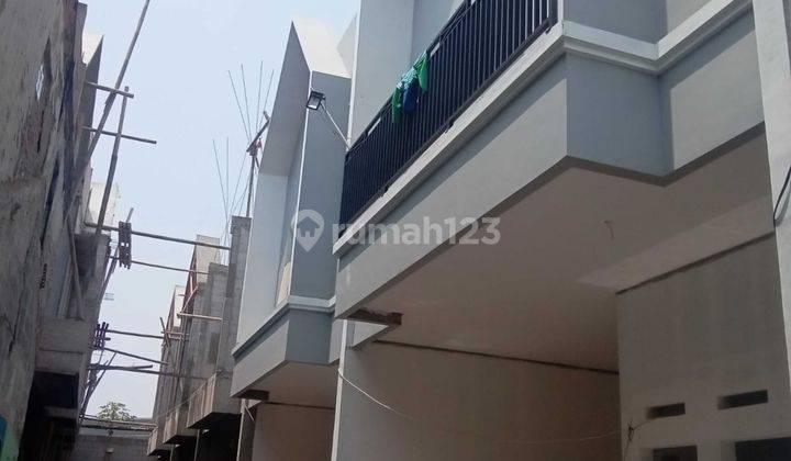 Di Jual Rumah Cluster Baru 2,5 Lantai Murah Strategis Pinggir Jalan Bintara Raya Bekasi 2