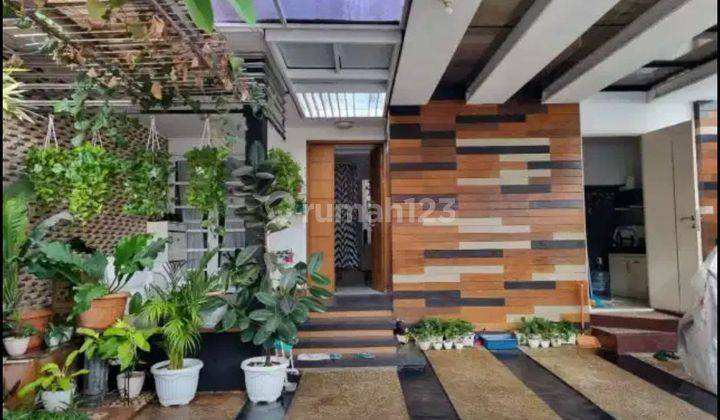 Di Jual Rumah Bagus Mewah 2 Lantai Strategis Siap Huni Bebas Banjir di Pondok Bambu Jakarta Timur 1