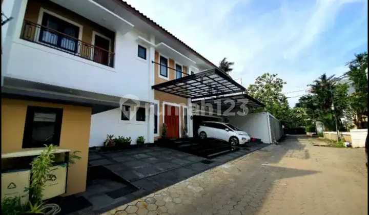 For Sale Luxury House in Kemang, South Jakarta For Sale Luxury House in Kemang, South Jakarta