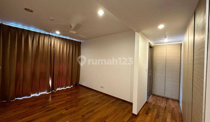 Apartement Senopati Suites 4 BR Semi Furnished Bagus 2