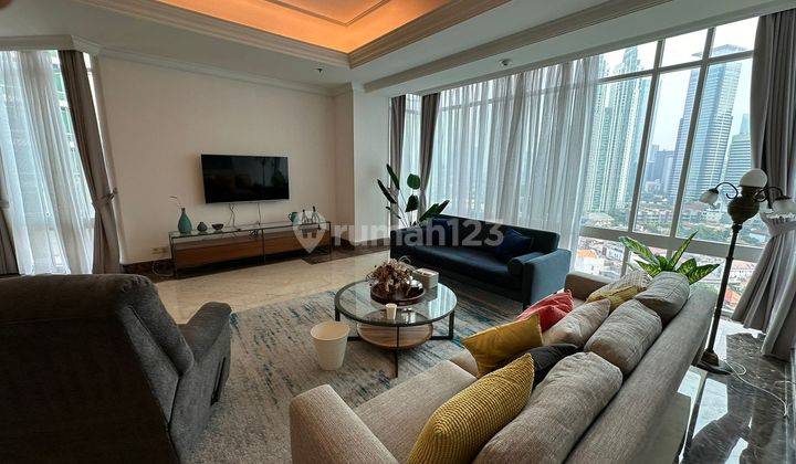 Apartement Four Seasons Residences 3 BR Furnished Bagus 1