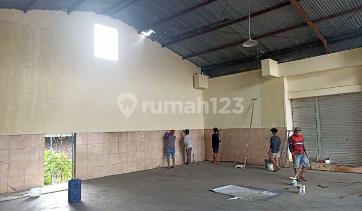 Disewakan Rumah Usaha (cocok Untuk Gudang)  2