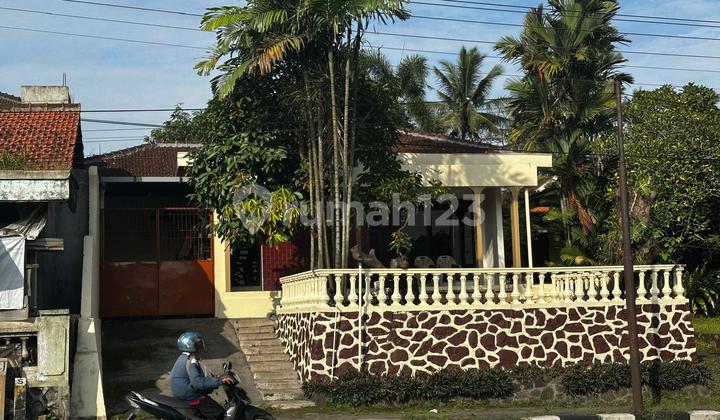 For Rent House Suitable for Office by the Roadside in Tuntang 2