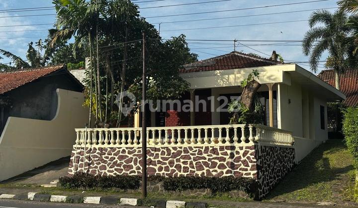 For Rent House Suitable for Office by the Roadside in Tuntang For Rent House Suitable for Office by the Roadside in Tuntang
