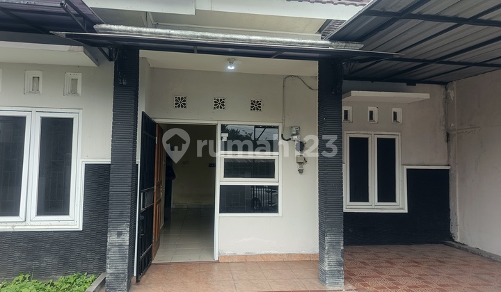 Disewakan Rumah Pinggir Jalan Cocok untuk Kantor dan Usaha 2