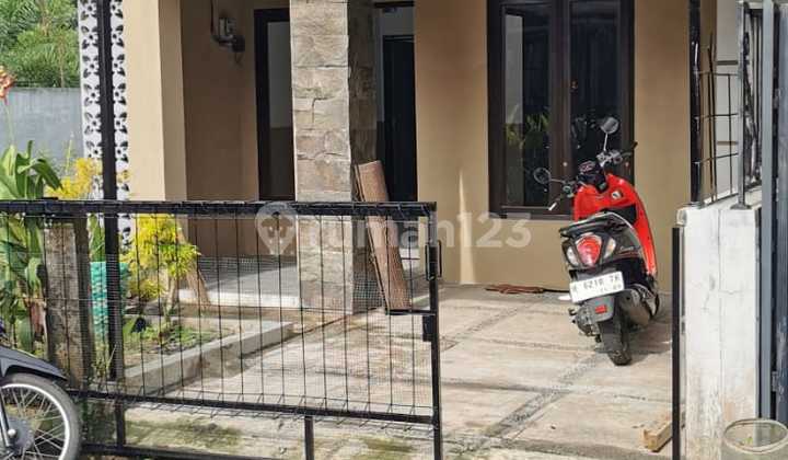 Disewakan Rumah Dekat Mountview dengan Halaman Luas