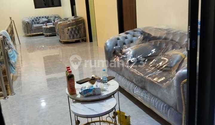 Disewakan Rumah Semi Furnish di Tegalrejo 2