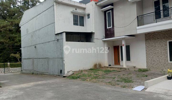 Disewakan Rumah 2 Lantai Dekat Uksw Salatiga 2