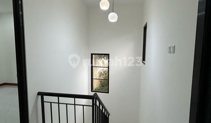 Dijual Cepat Rumah 2 Lantai Rapih Siap Huni (Sudah full renovasi) di Kota Wisata Cibubur 2