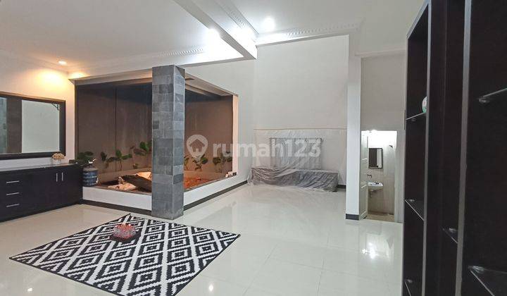 Rumah Rapi Terawat Kota Wisata Cibubur Semi Furnished Lantai Granit Row Jalan Lebar  2