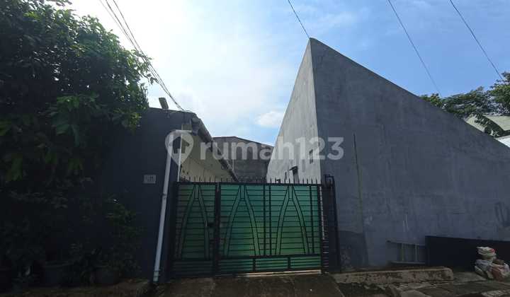 Dijual Kontrakan 4 pintu dekat ke Stasiun LRT Cibubur Dijual Kontrakan 4 pintu dekat ke Stasiun LRT Cibubur