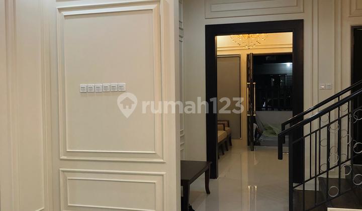 Dijual Rumah Mewah Citra Grand Cibubur  Sudah Ada Interior Sangat Cantik Dekat Danau Jogging Track dan Tempat Ibadah 2