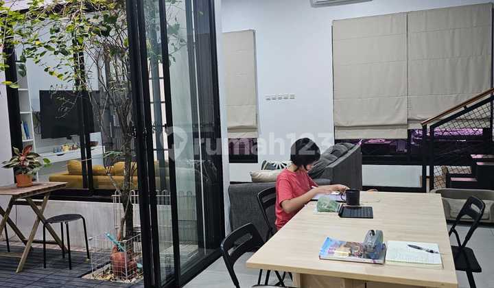 Rumah Modern 3Lantai Legenda Wisata Cibubur 2