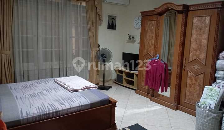 For Sale: Nice House with SHM in Raffles Hills Cibubur 2