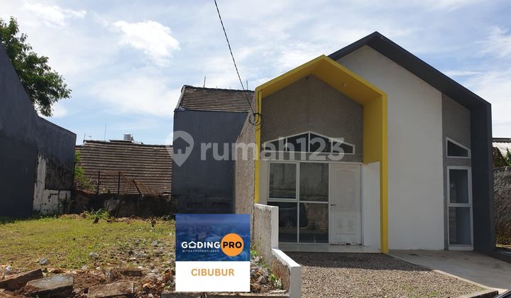 For Sale: 1-Story House with a Spacious Yard in Riverside Golf Hill