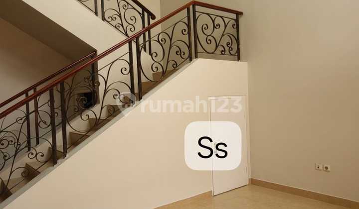 For Sale, Cibubur Tourism City House. Premium Front Cluster. Like New. Front and Back Garden. 2