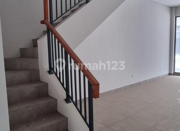 For Sale 3-Story Shophouse Ready to Use in Cibubur Tourism City 2