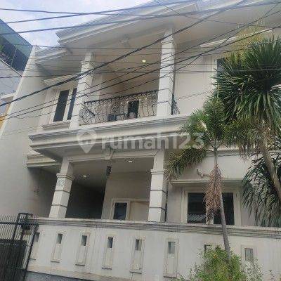 Rumah Siap Huni 2 Lt Di Jl. Satria V 1