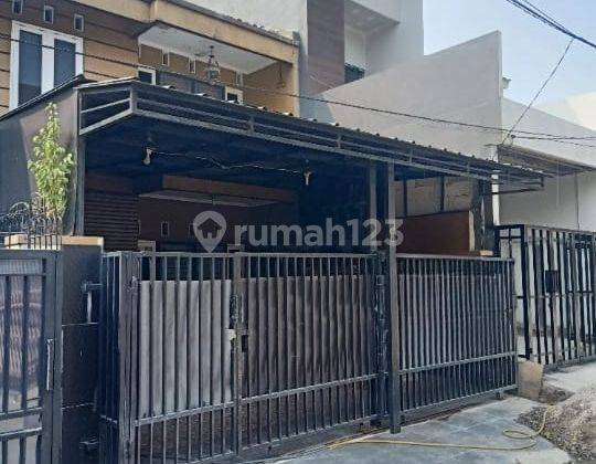 Rumah 2 Lantai Bagus Furnished SHM di Karang Tengah Permai, Karang Tengah, Tangerang 1