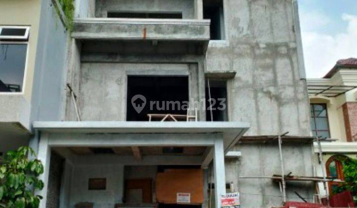 Rumah 3 Lantai SHM Baru di Perumahan Permata Mediterania, Srengseng  1