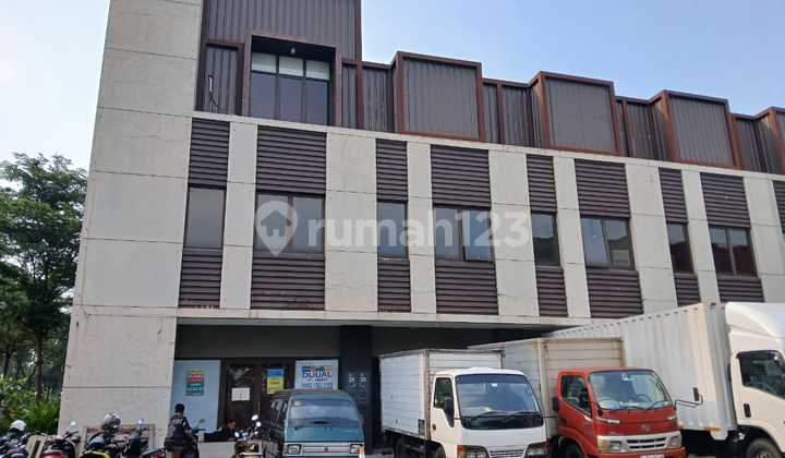 BSD - Strategic 3-Story Connected Shophouse, Cash Only 2
