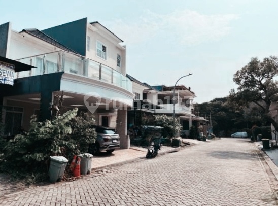 Cengkareng - Cash Only Beautiful 2-Story House in Casa Jardin 2