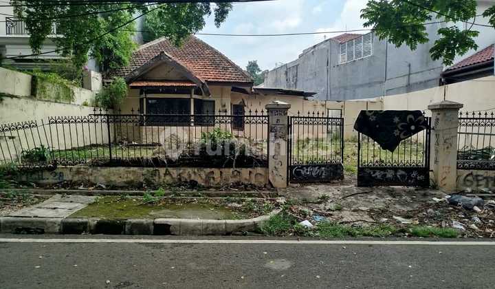 Menteng - Rumah Tua 1 Lantai 551 M² 