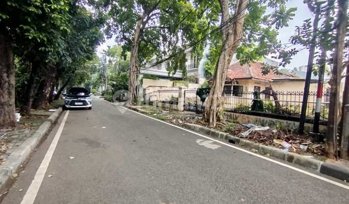 Menteng - Old Single-Story House 551 M² 2