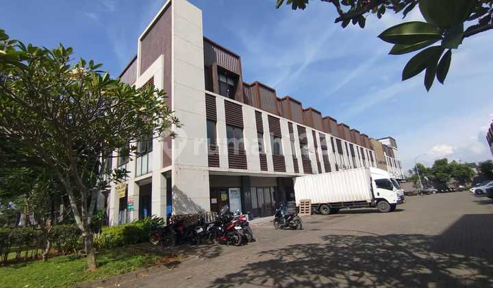 BSD - 3 Three-Story Shophouses in a Row at West Park BSD 2