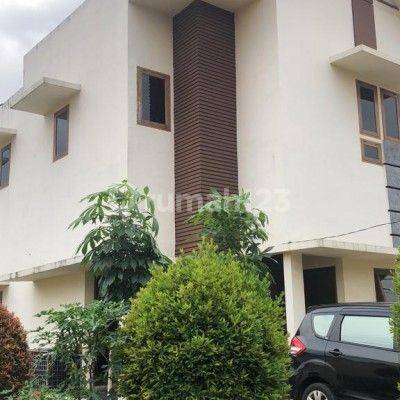 Rumah Siap Huni 2 Lt Di Jl. Bakti  1